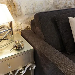 https://louvre-duplex-75001.fr-paris.fr